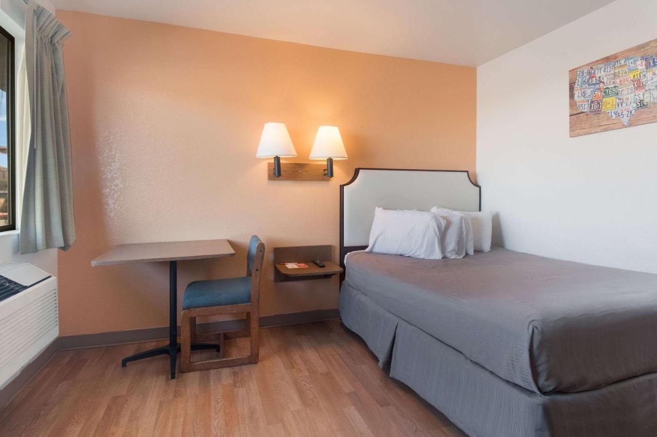 Econo Lodge Yakima Zewnętrze zdjęcie